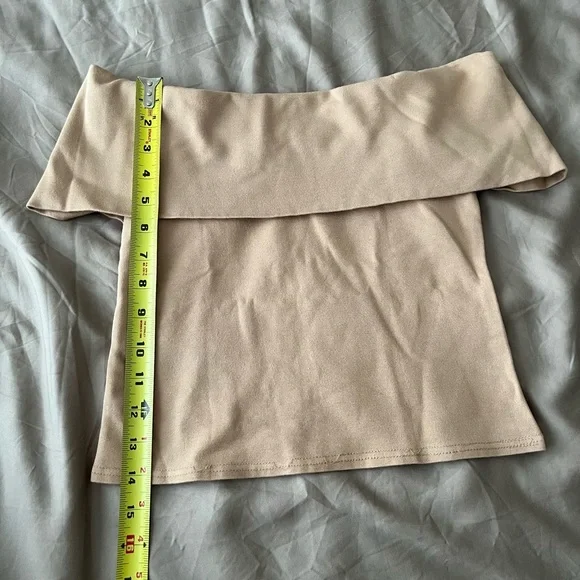 Off-Shoulder Beige Top - Picture 5 of 5
